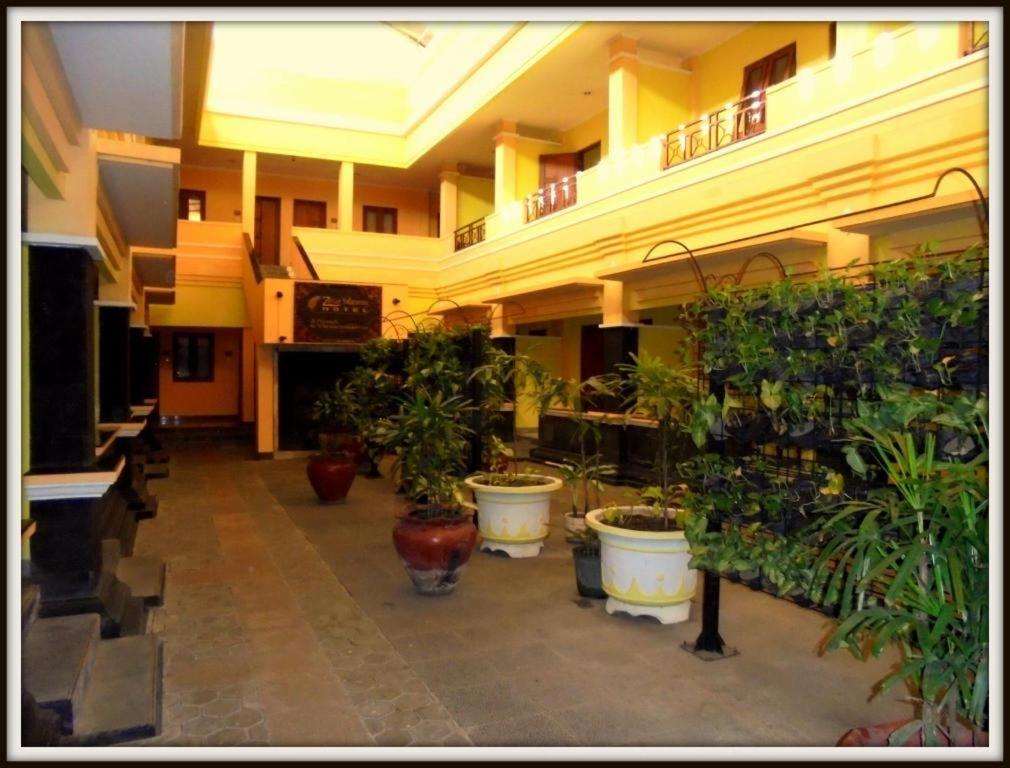 Hotel Zaitun Selaparang Ломбок Экстерьер фото