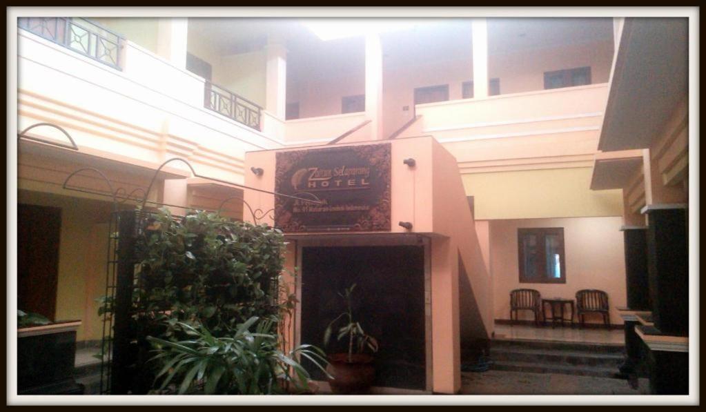 Hotel Zaitun Selaparang Ломбок Экстерьер фото