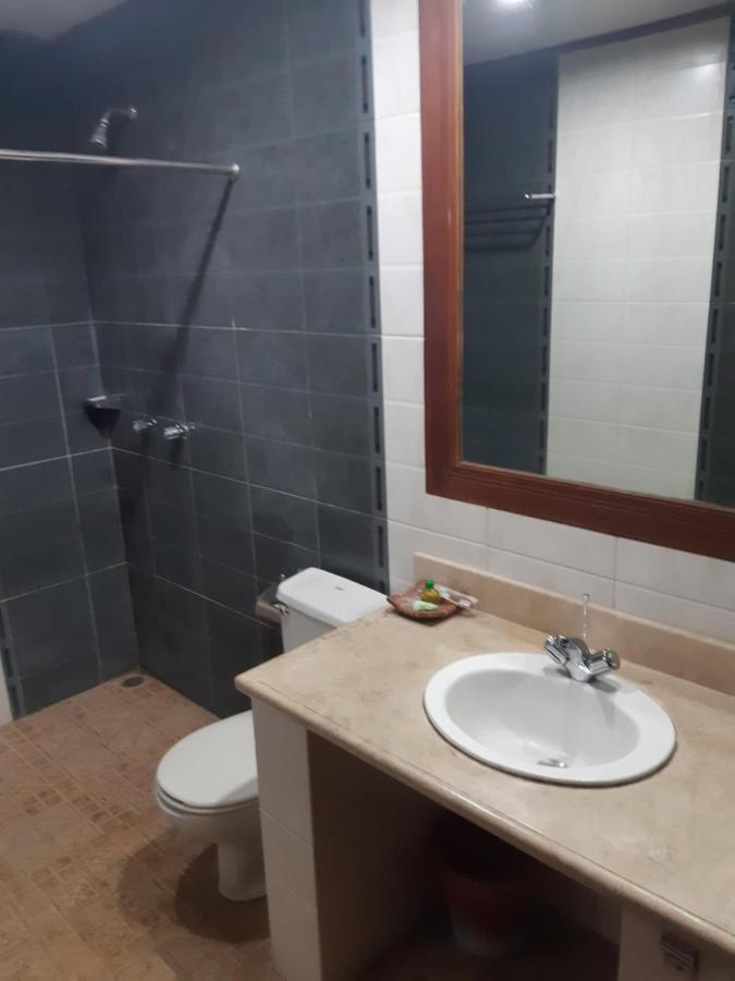 Hotel Zaitun Selaparang Ломбок Экстерьер фото