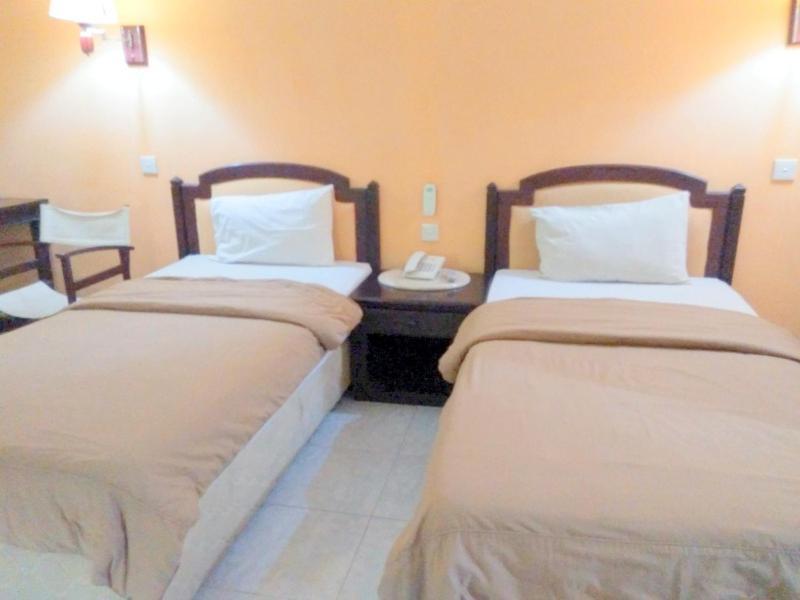 Hotel Zaitun Selaparang Ломбок Экстерьер фото